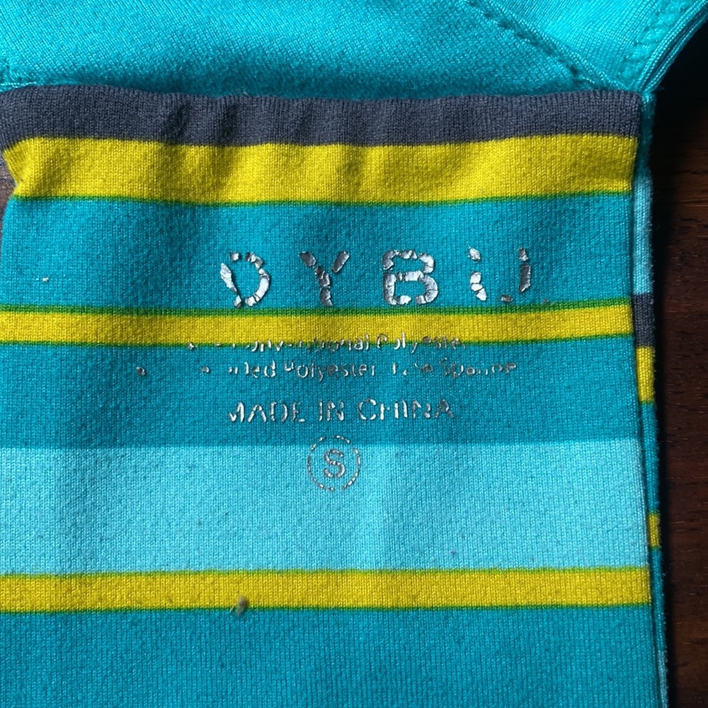 Beautiful top for exercising - Picture 5 of 5